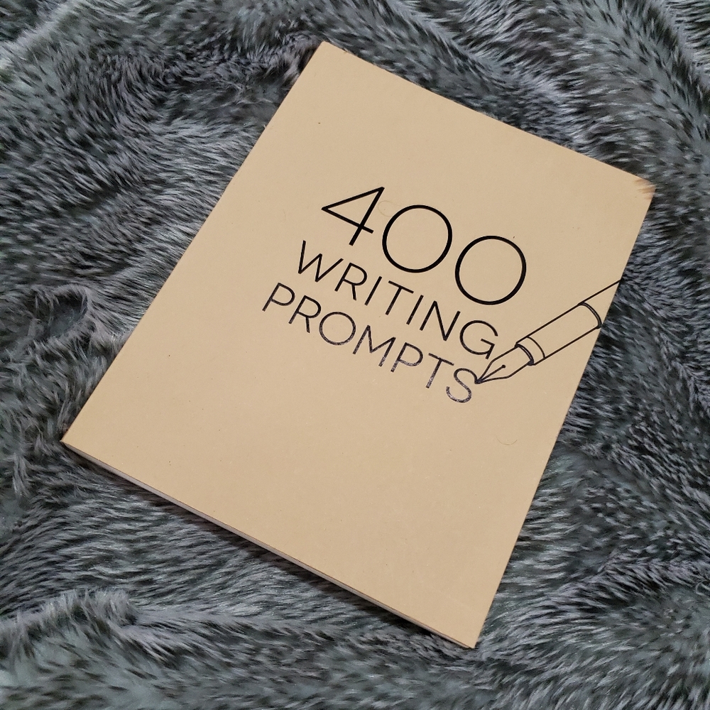 400 Writing Prompts journal
